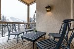 Beaver Creek Meadows den patio